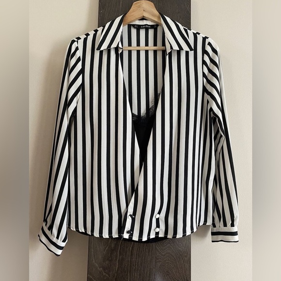 Zara, size xs, stripes blouse with inner lace details, 
Goth, Wednesday, emo - Picture 1 of 7